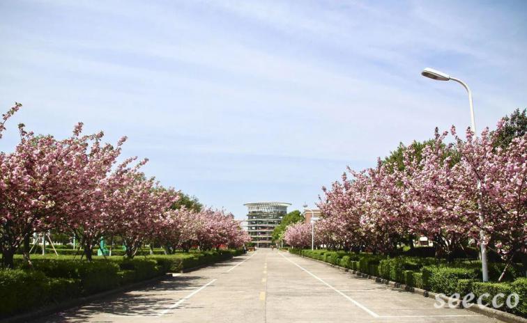 浙江万里学院